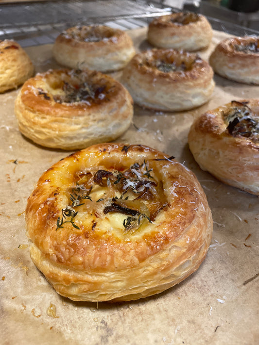 Cheese, roasted onion & chilli pepper pastry