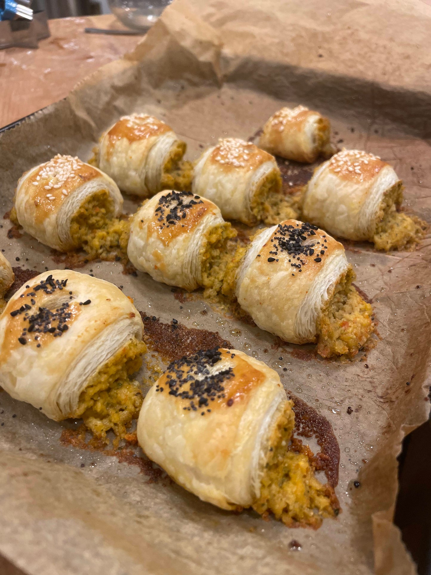 Veggie sausage rolls (box of 10)