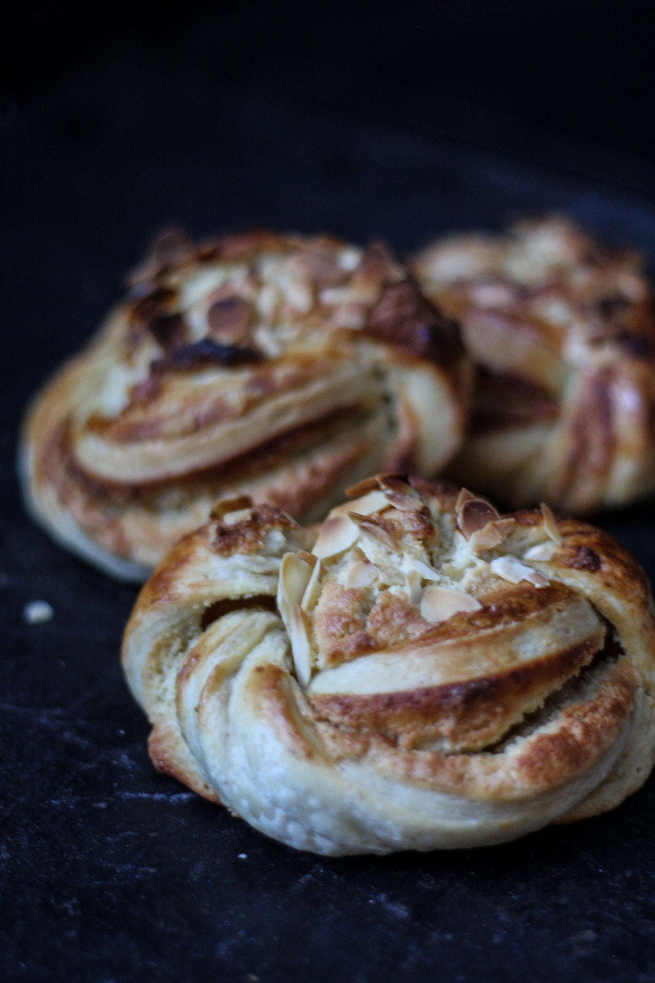 Frangipane knot