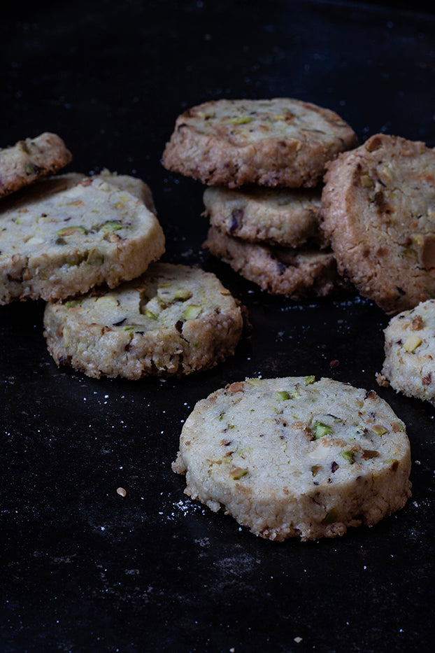 White chocolate & pistachio shortbread (6)